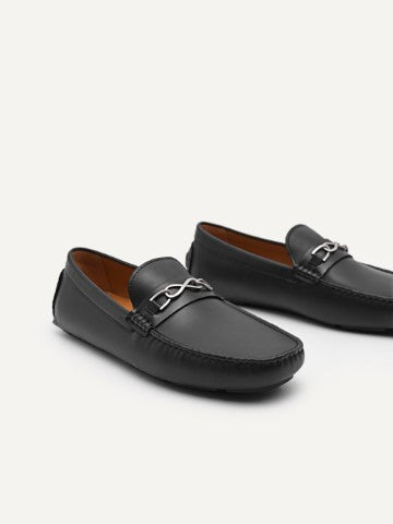 Leather Moccasins with Chain Detail