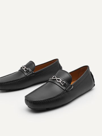 Leather Moccasins with Chain Detail