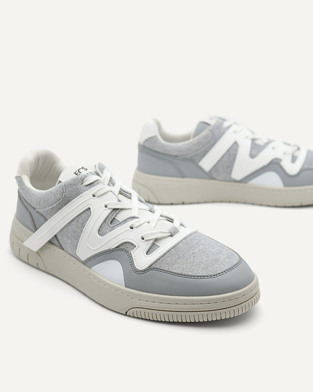 Signature EOS Sneakers