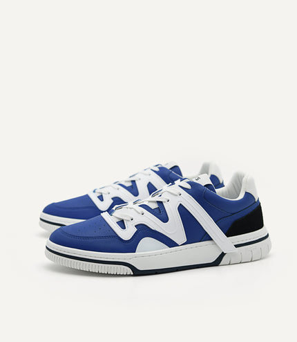 Signature EOS Sneakers