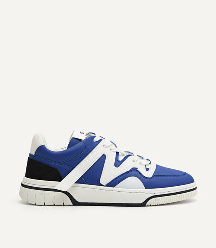 Signature EOS Sneakers