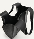 L / Black