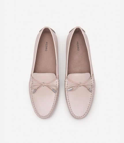 Pearlized Calf Leather Bow Moccasins - Nude