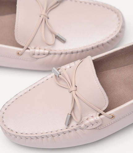 Pearlized Calf Leather Bow Moccasins - Nude