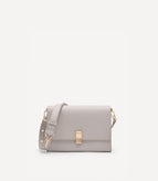 M / Taupe