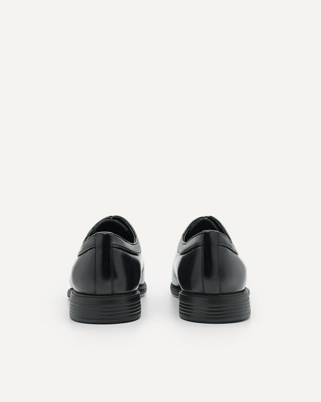 Altitude Lightweight Leather Derby Shoes