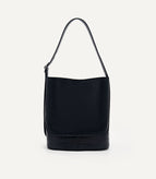 L / Black