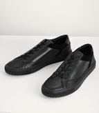 39 / Black