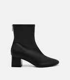Black / 35