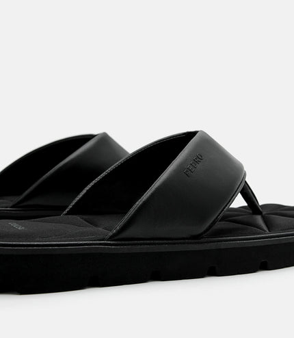 Thong Sandals in Pixel - Black