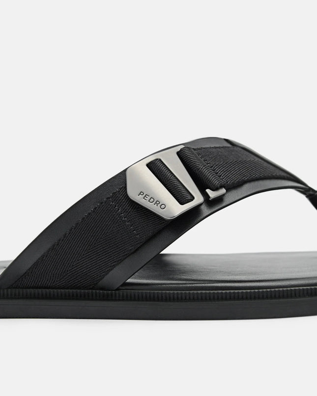 Buckle Thong Sandals - Black