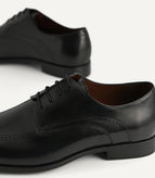 39 / Black