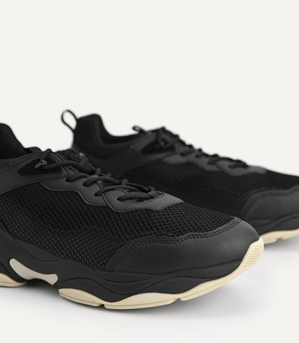 Magma Sneakers