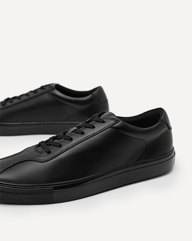 Atlas Sneakers