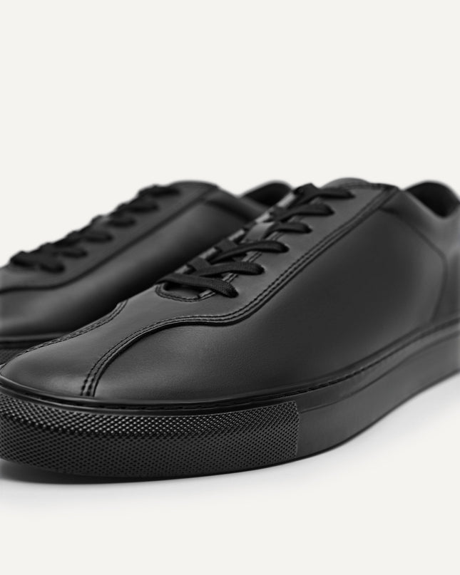 Atlas Sneakers