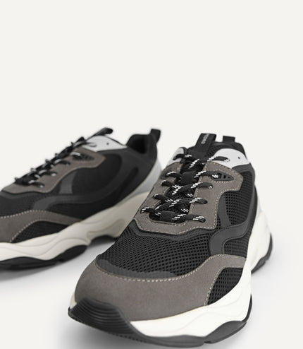 Magma Sneakers