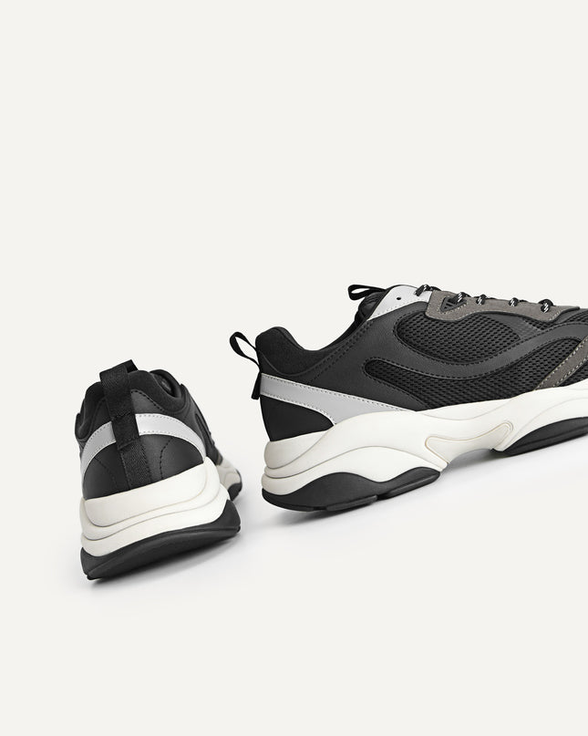Magma Sneakers