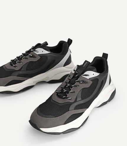 Magma Sneakers