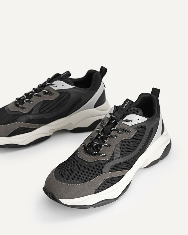 Magma Sneakers