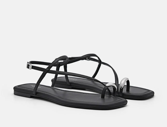 Lia Toe Ring Sandals - Black